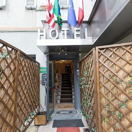 Hotel Pontenuovo Merone エクステリア 写真