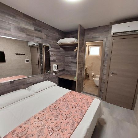 Hotel Pontenuovo Merone エクステリア 写真